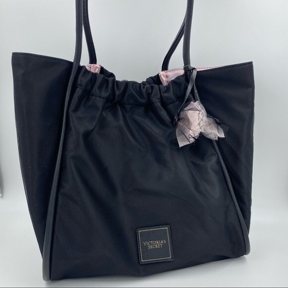 Victoria's Secret Handbags - NWT Victoria’s Secret Purse